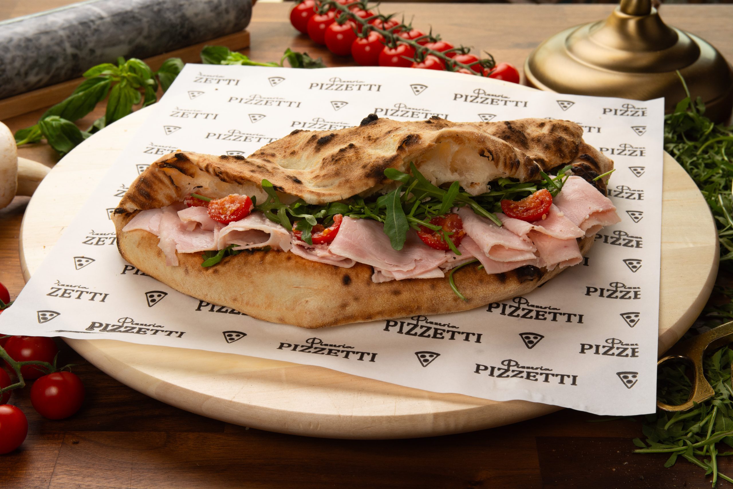 Panuozzo Mozzarella și Prosciuto cotto - Panuozzo Mozzarella e Prosciutto Cotto